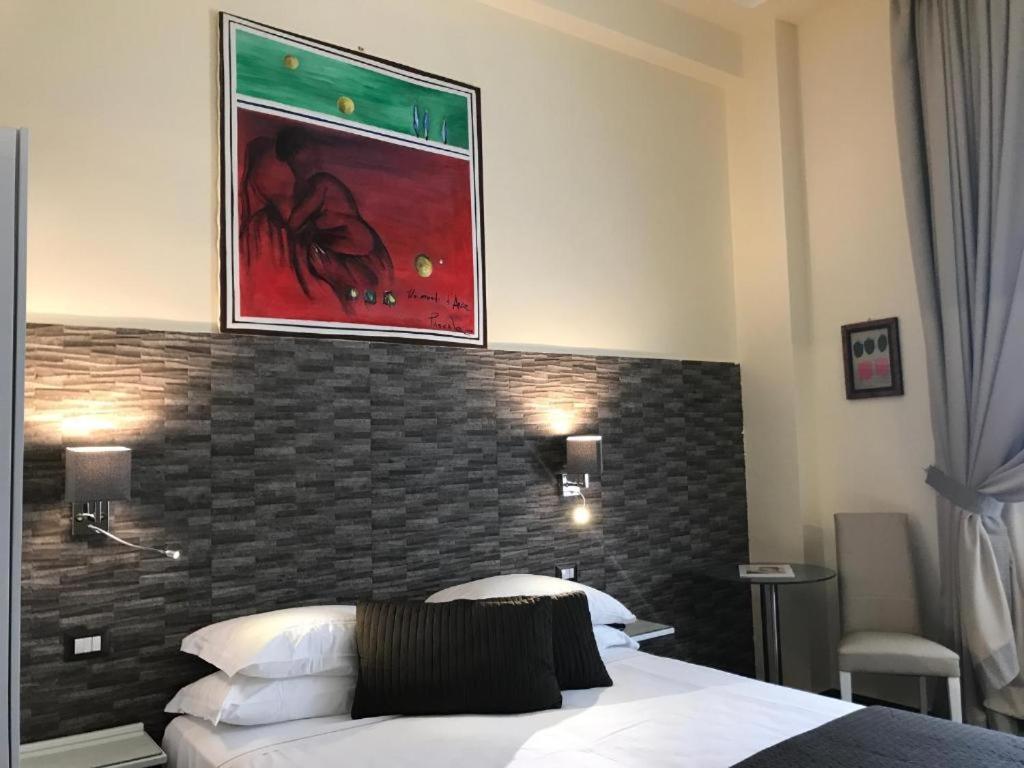 Boutique Hotel Piazza Carita ナポリ エクステリア 写真