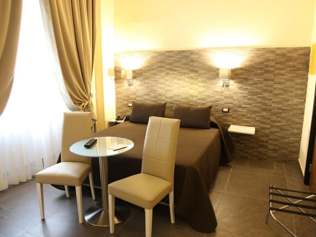 Boutique Hotel Piazza Carita ナポリ エクステリア 写真
