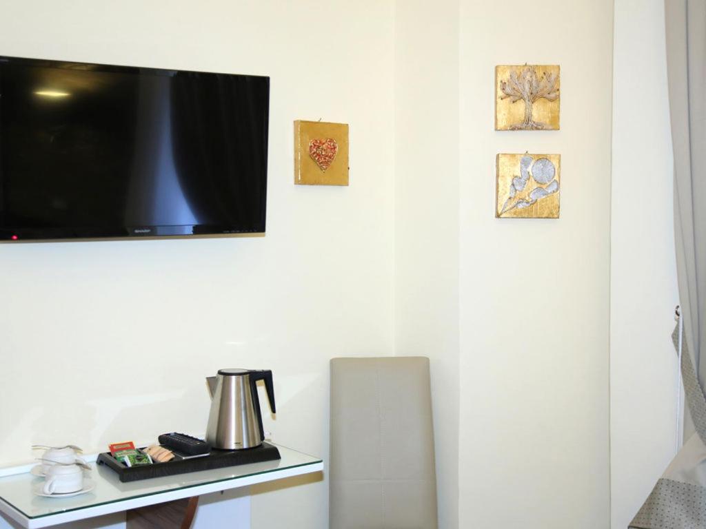 Boutique Hotel Piazza Carita ナポリ エクステリア 写真