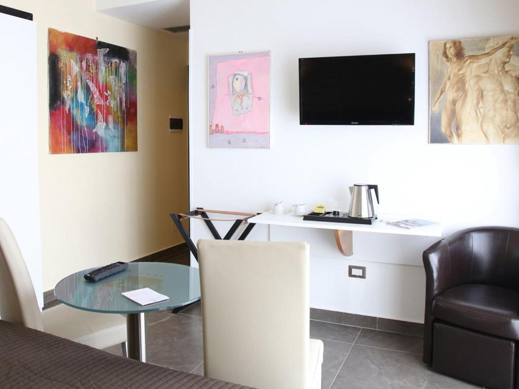 Boutique Hotel Piazza Carita ナポリ エクステリア 写真