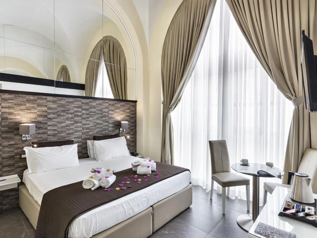 Boutique Hotel Piazza Carita ナポリ エクステリア 写真